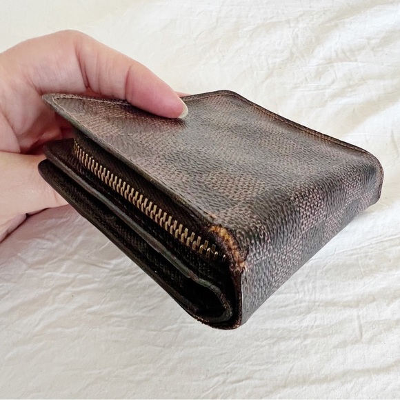 LOUIS VUITTON ~ Vintage Damier Ebene Compact Wallet ~ August 2000 - Picture 14 of 17